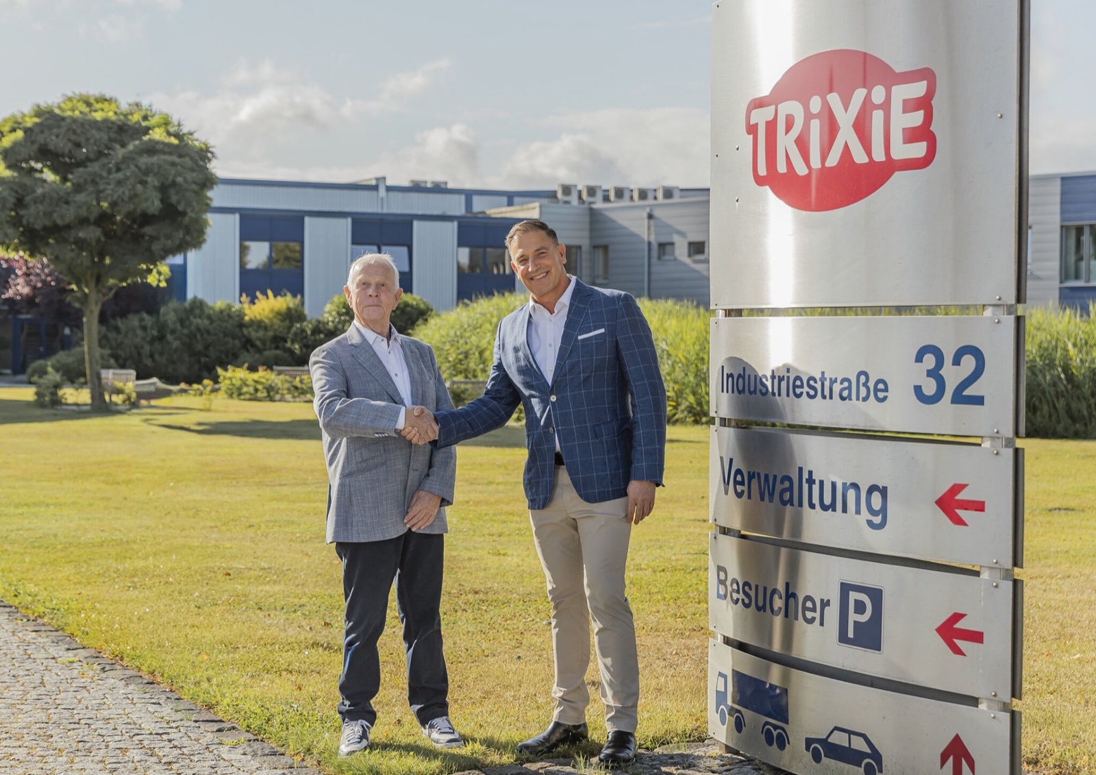 Bonnik Hansen and Niko Lahanas at TRIXIE headquarters in Tarp