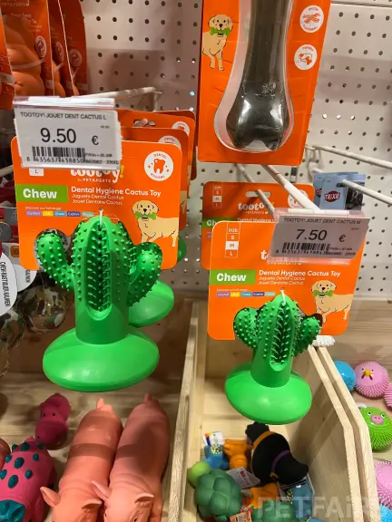 Dental Toys: Benefit-Led Pack Copy in Three Languages – Animalis Pet Show 2026