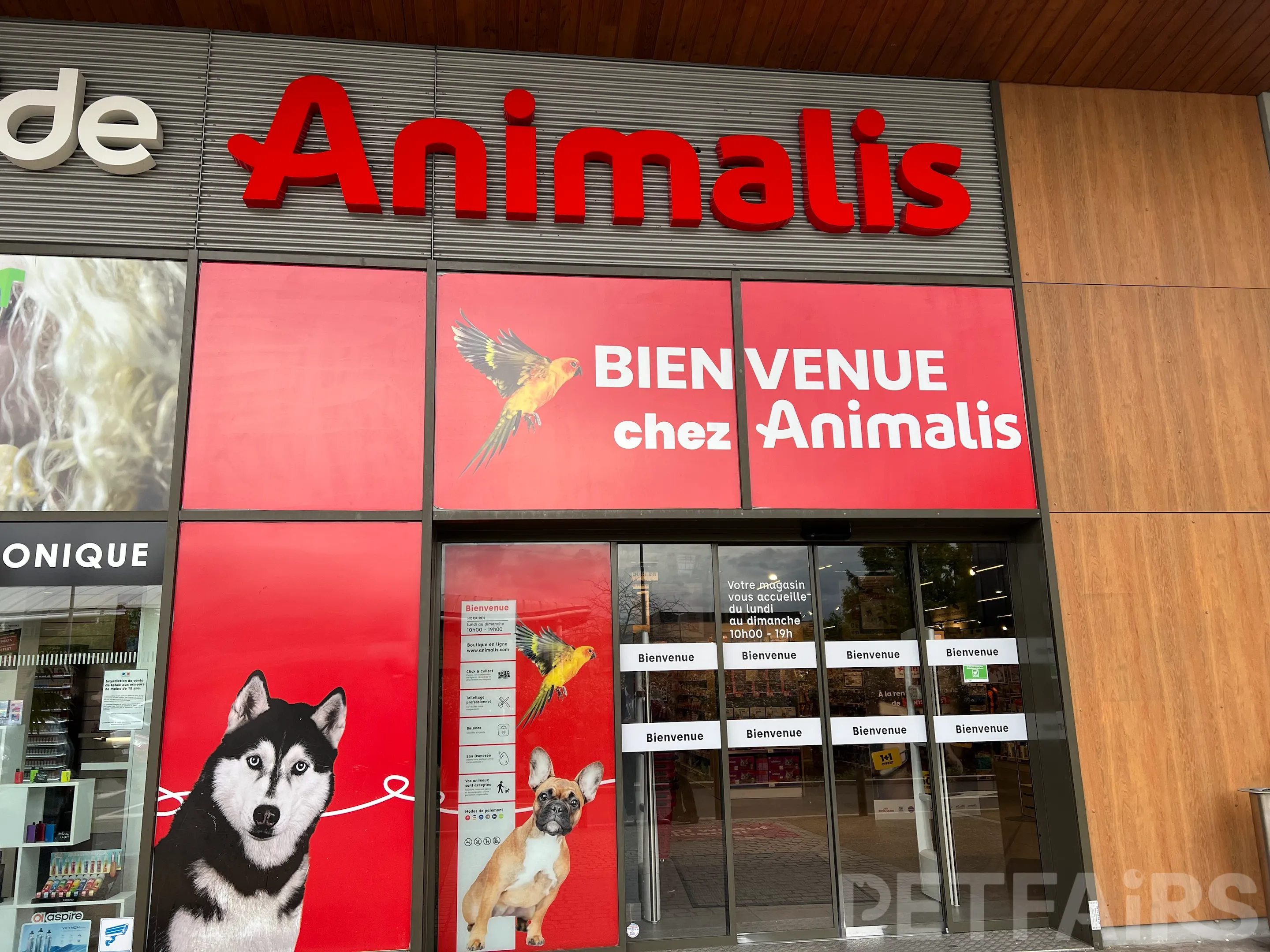 First Impressions at the Door: Storefront, Services, and Omnichannel Signals – Animalis Pet Show 2026