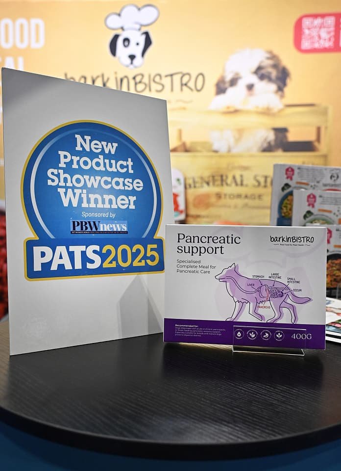 Figure 7. barkinBISTRO's award-winning Pancreatic Support complete meal, displayed with the PATS 2025 New Product Showcase Winner placard. Field photo from the author's on-site collection, PATS 2025.