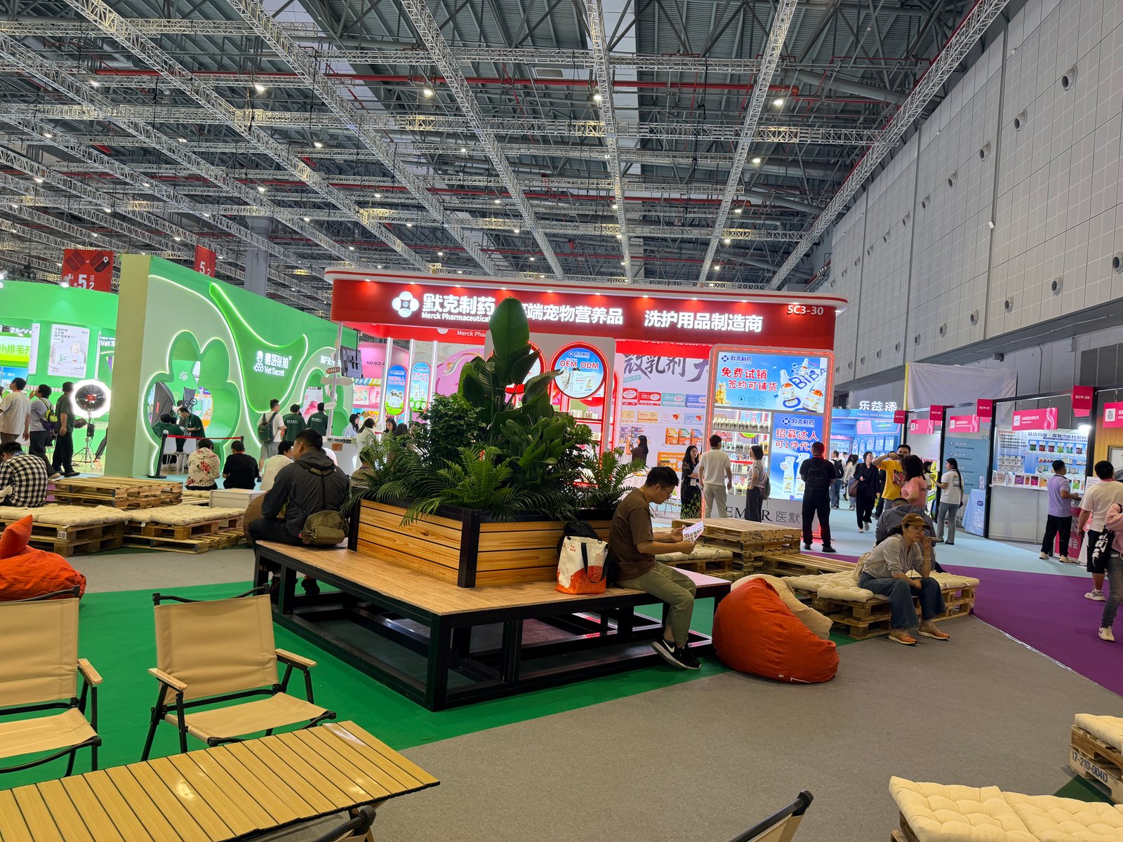 Rest, Amenities, and the Human Scale of the Show – The One Pet Show (TOPS) 2026
