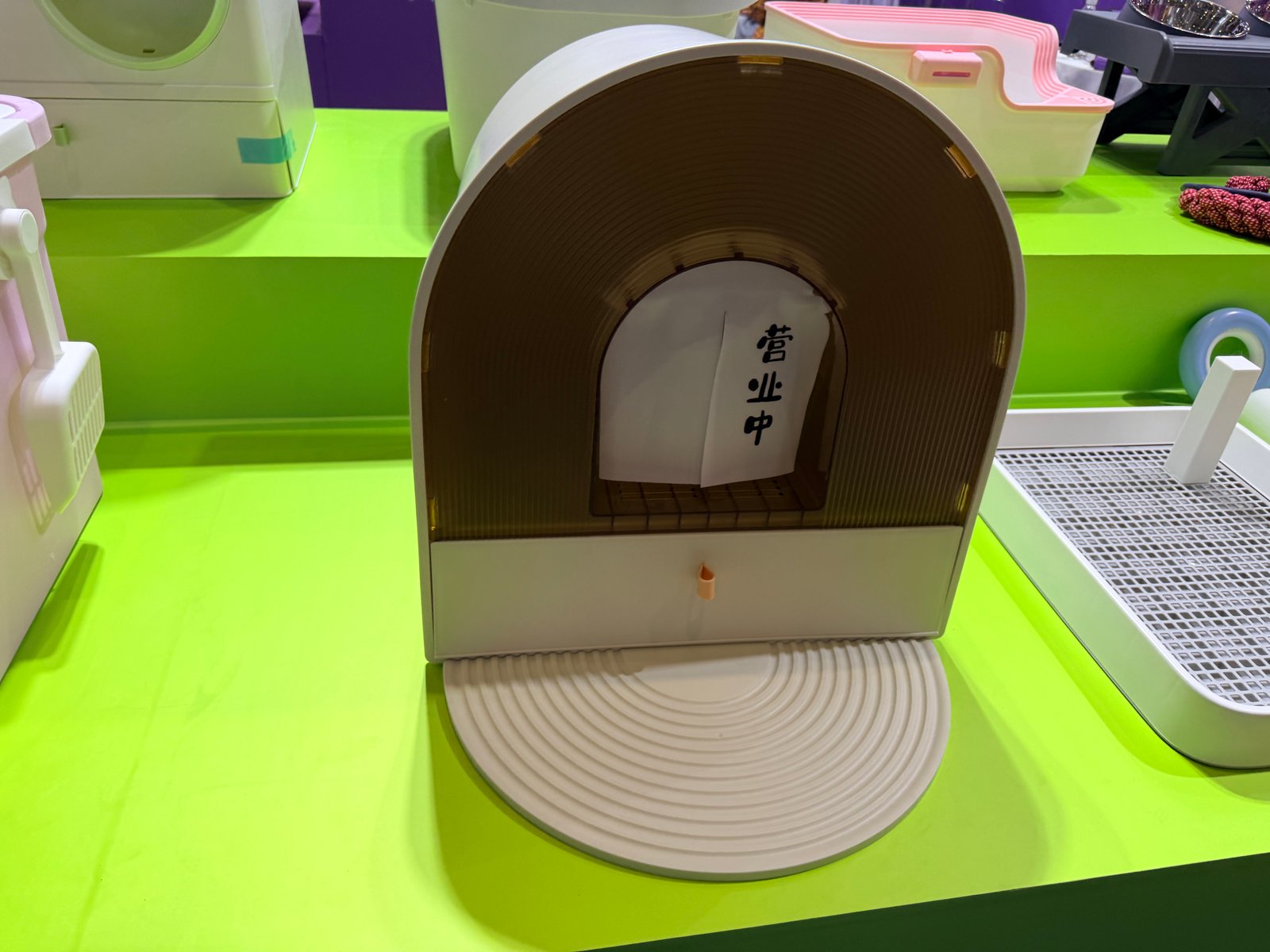Automatic Litter Boxes: The Trade Show's Favorite Prop – The One Pet Show (TOPS) 2026