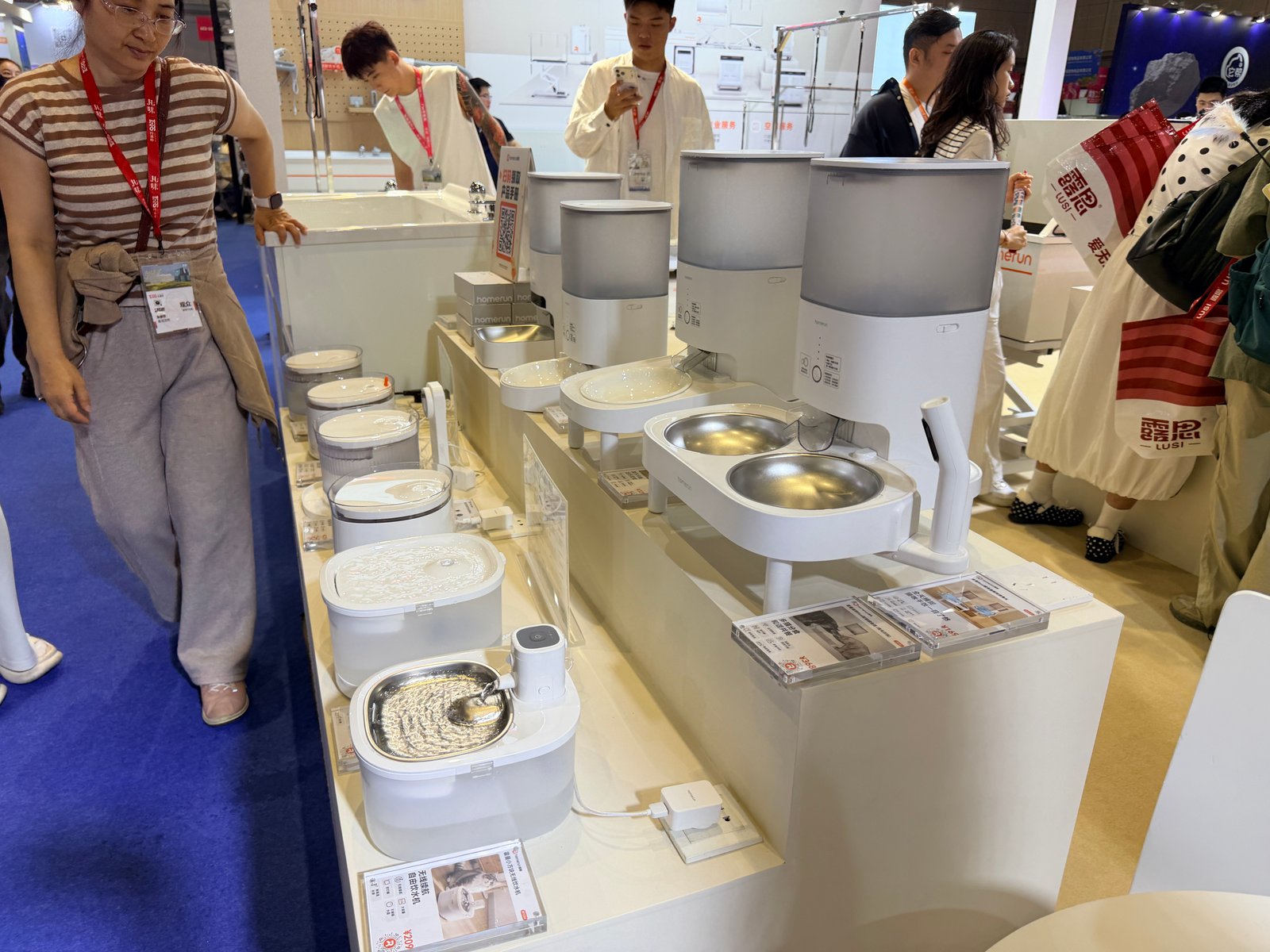 Feeders, Fountains, and the "Everything in White" Aesthetic – The One Pet Show (TOPS) 2026