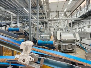 Pet food production line extruding kibble