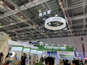 China's Top Listed Pet Food Companies Report Revenue Growth but Steep Pr — China pet retail market