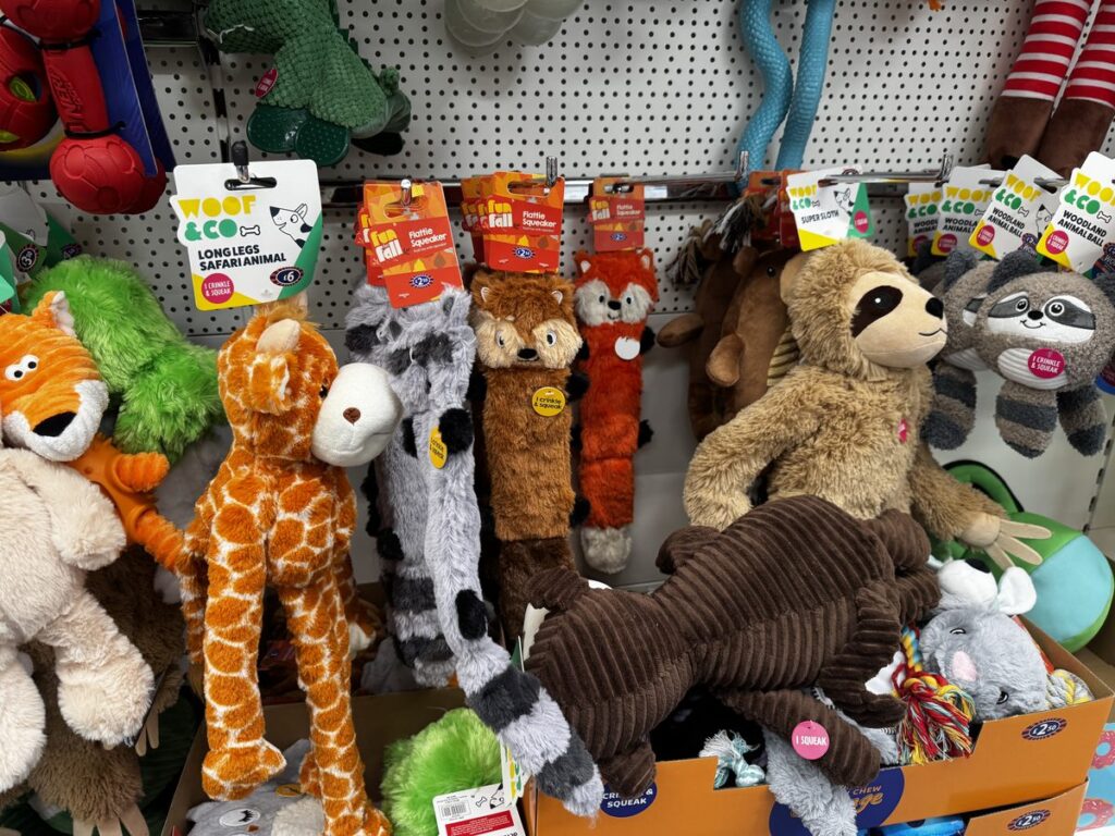 How to Become a Pet Product Distributor