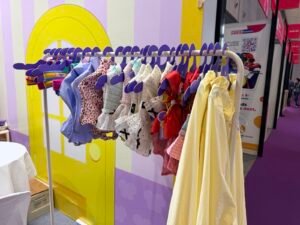 China pet spending 2025 — China pet market size 2025 — China urban dog and cat pet spending reaching a record level in 2025 with premiumization trend.